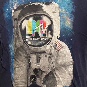 Mtv tee with astronaut